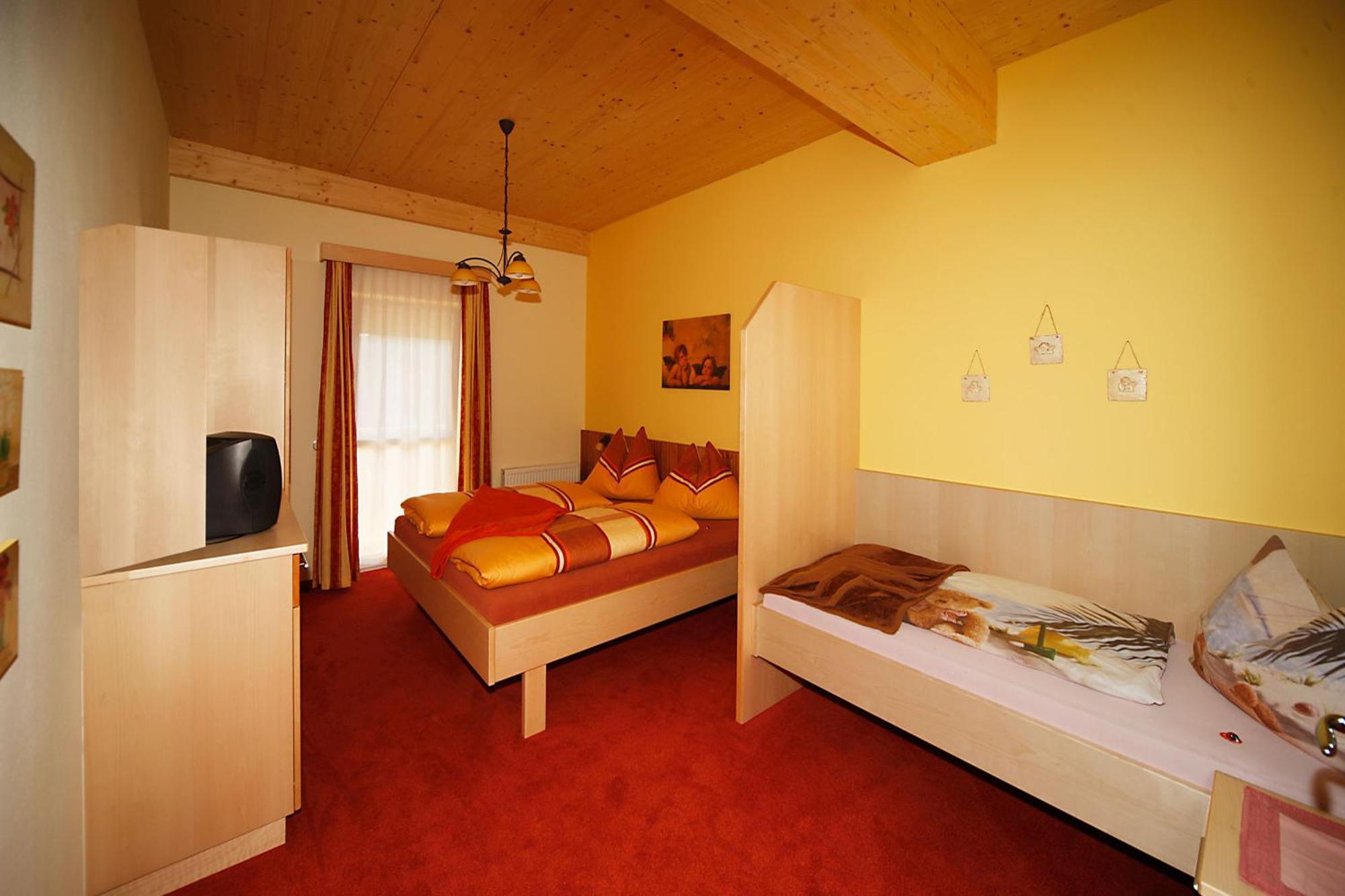 Hotel Garni Zerza Tropolach Room photo