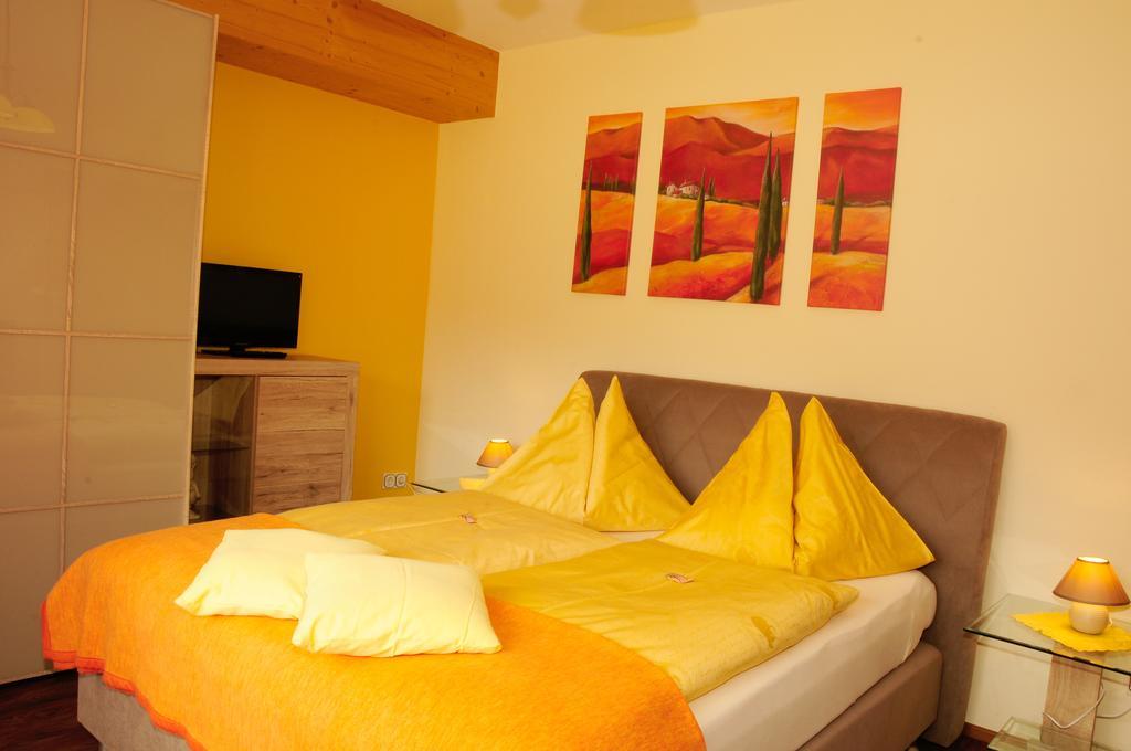 Hotel Garni Zerza Tropolach Exterior photo