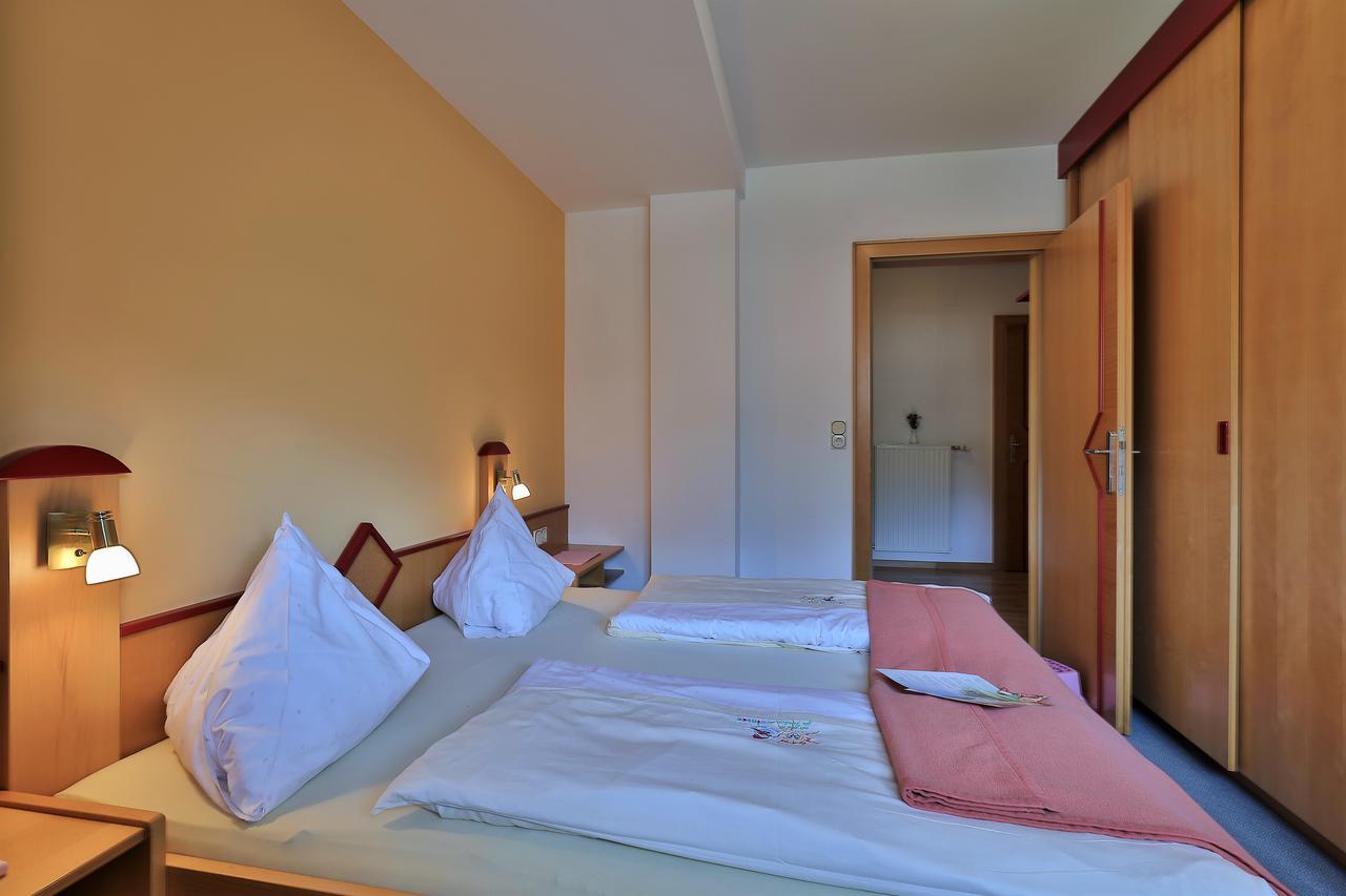 Hotel Garni Zerza Tropolach Exterior photo